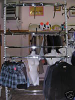 AGENCEMENT MAGASIN PENDERIES MANNEQUINS  A SAISIR 